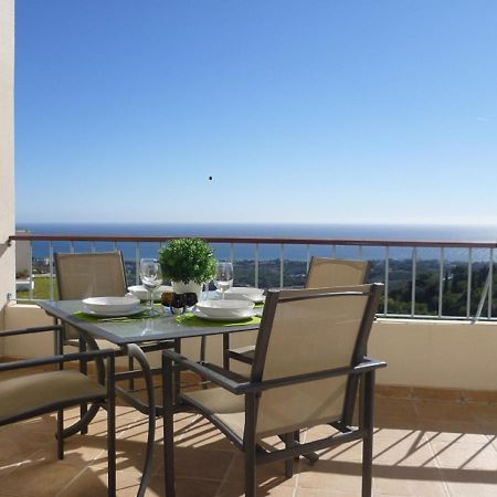Fine Duplex Apartment With Stunning Sea Views Marbella Buitenkant foto
